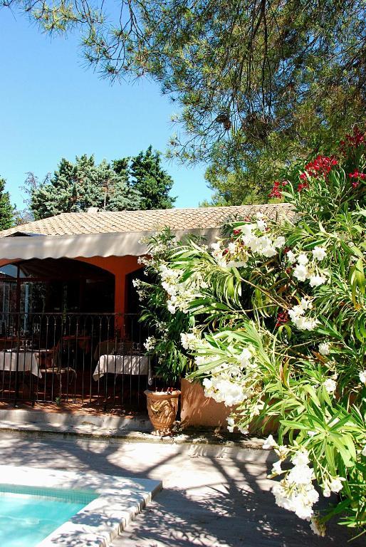 טרסקון Hotel Les Mazets Des Roches מראה חיצוני תמונה
